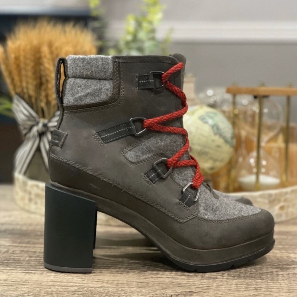 Sorel Blake new with tags size 8